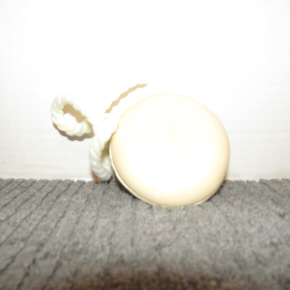 Avon Hockey Hall of Fame soap on a rope - Picture 5 of 6